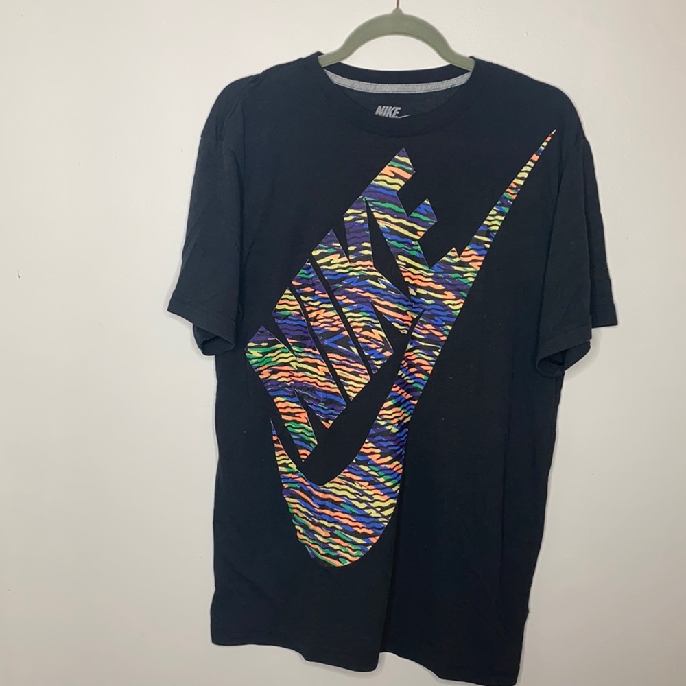 Black and multi colored Nike top. Mens Size L.